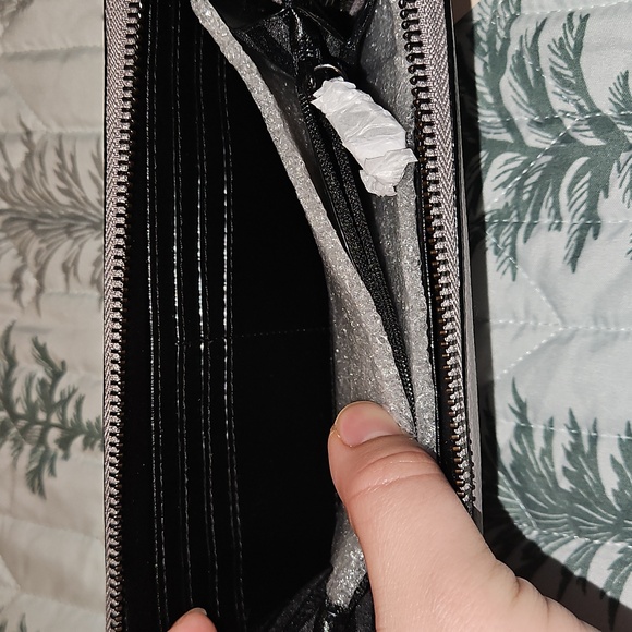 Victoria Secret Wallet - Picture 4 of 6